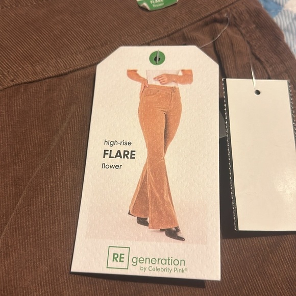 NWT CELEBRITY PINK
Juniors' High-Rise Curvy-Fit Flare-Leg Corduroy Pants - Picture 9 of 15